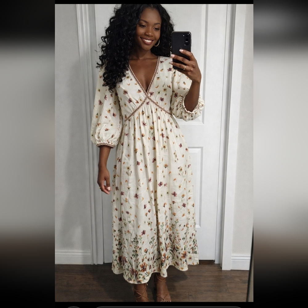Max‎ Studio Cream Floral Dress Puff Sleeve Plunge Neck And Has Side Pockets.